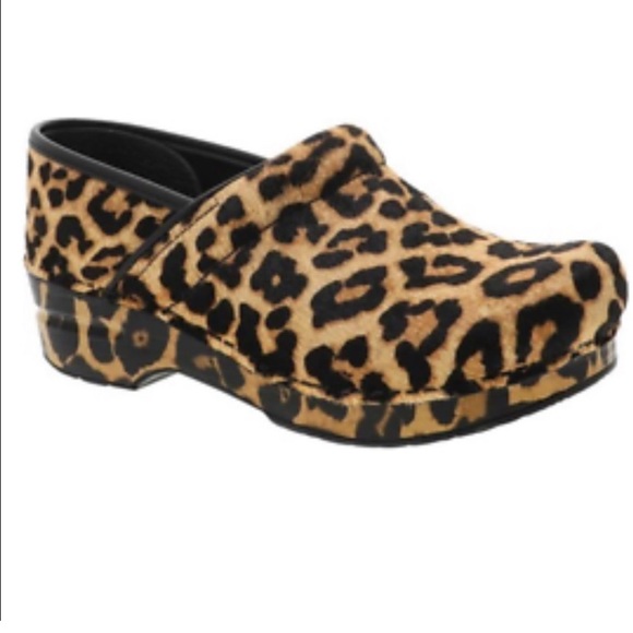 dansko leopard print clogs